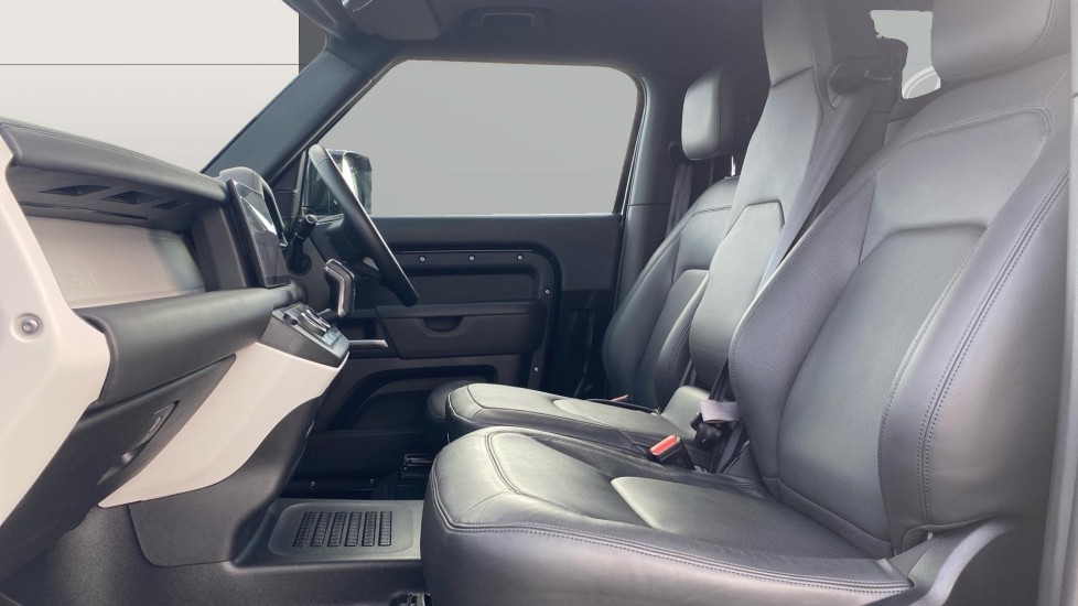 Land Rover Defender 90 Diesel 3.0 D250 Hard Top X-Dynamic HSE Auto [3 Seat] - Image 3
