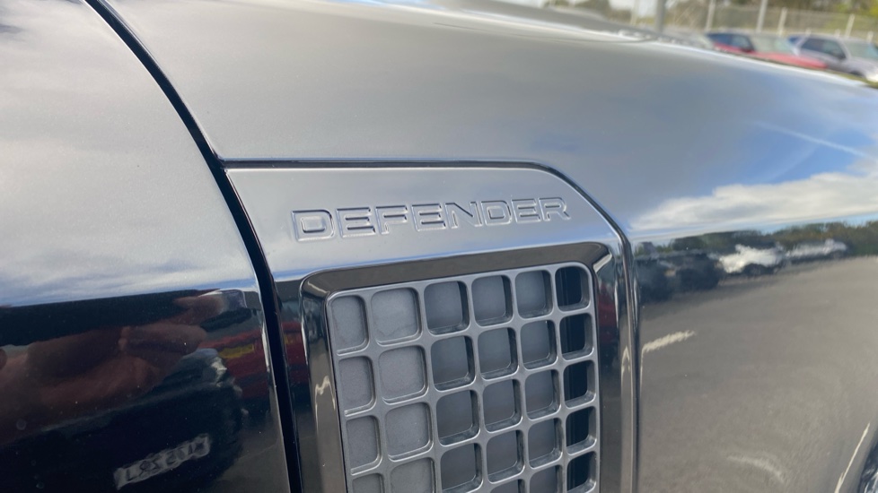 Land Rover Defender 90 Diesel 3.0 D250 Hard Top X-Dynamic HSE Auto [3 Seat] - Image 28