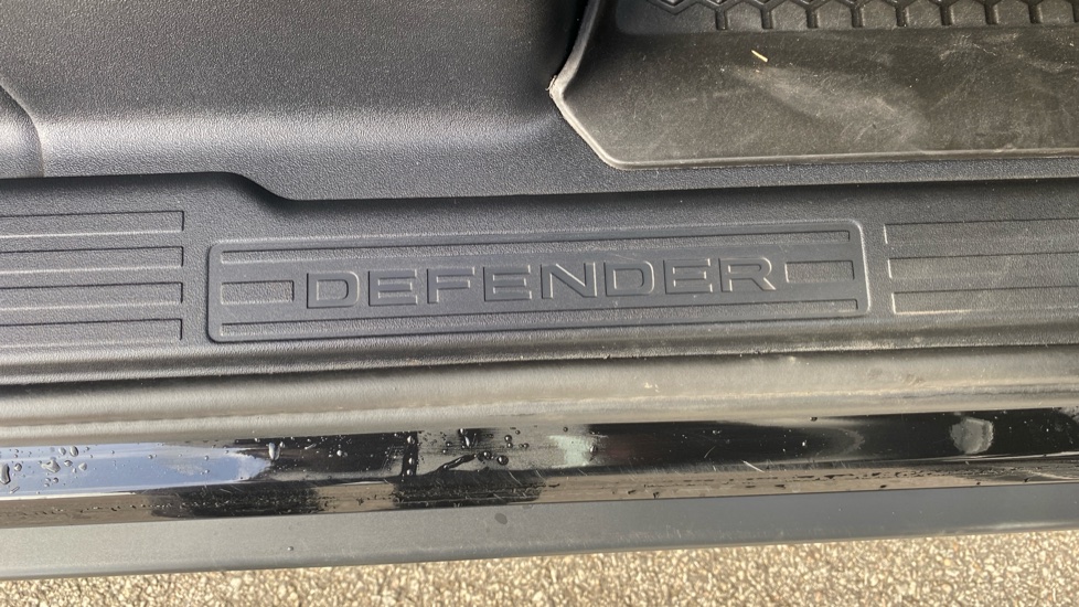 Land Rover Defender 90 Diesel 3.0 D250 Hard Top X-Dynamic HSE Auto [3 Seat] - Image 40