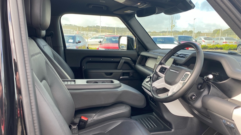 Land Rover Defender 90 Diesel 3.0 D250 Hard Top X-Dynamic HSE Auto [3 Seat] - Image 42
