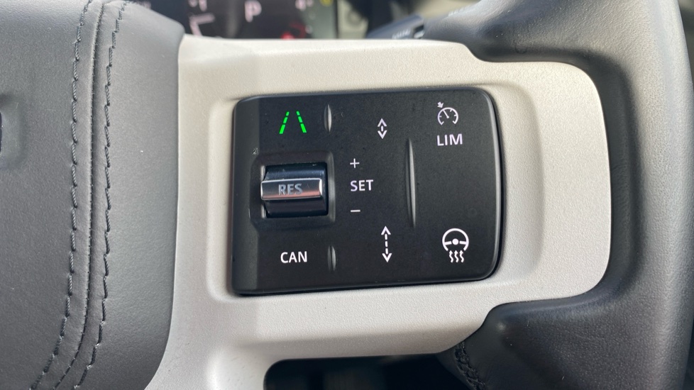 Land Rover Defender 90 Diesel 3.0 D250 Hard Top X-Dynamic HSE Auto [3 Seat] - Image 49