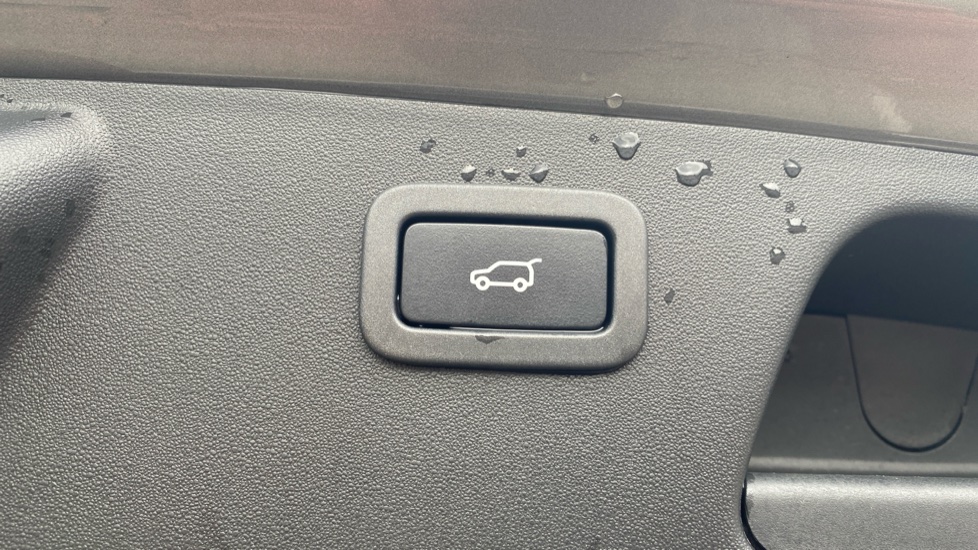Jaguar E-Pace 2.0d [180] HSE 5dr Auto Diesel Estate - Image 32