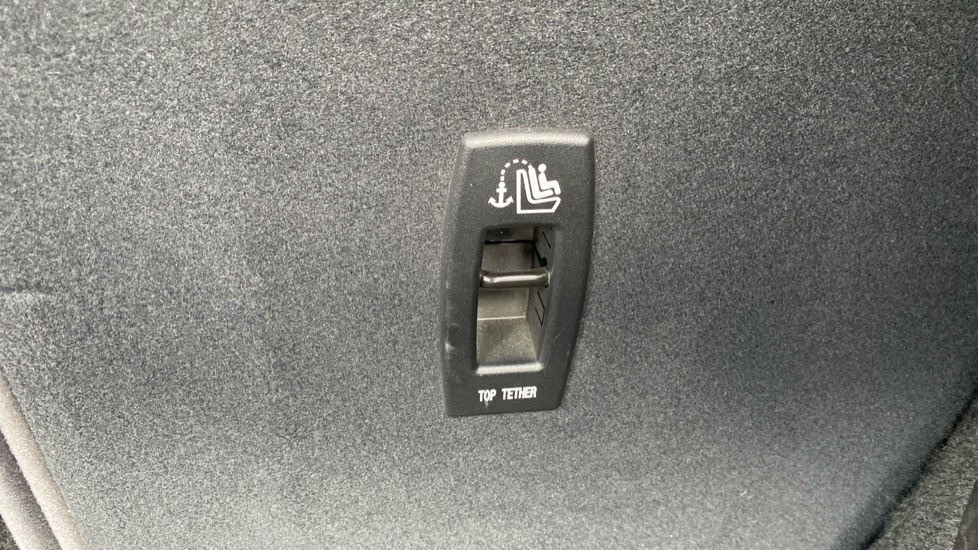 Jaguar E-Pace 2.0d [180] HSE 5dr Auto Diesel Estate - Image 35