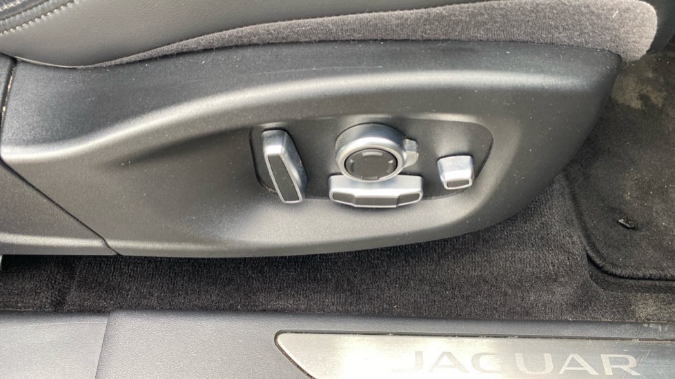 Jaguar E-Pace 2.0d [180] HSE 5dr Auto Diesel Estate - Image 46