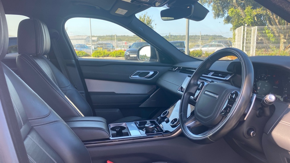 Land Rover Range Rover Velar 3.0 D300 R-Dynamic HSE 5dr Auto Diesel Estate - Image 53
