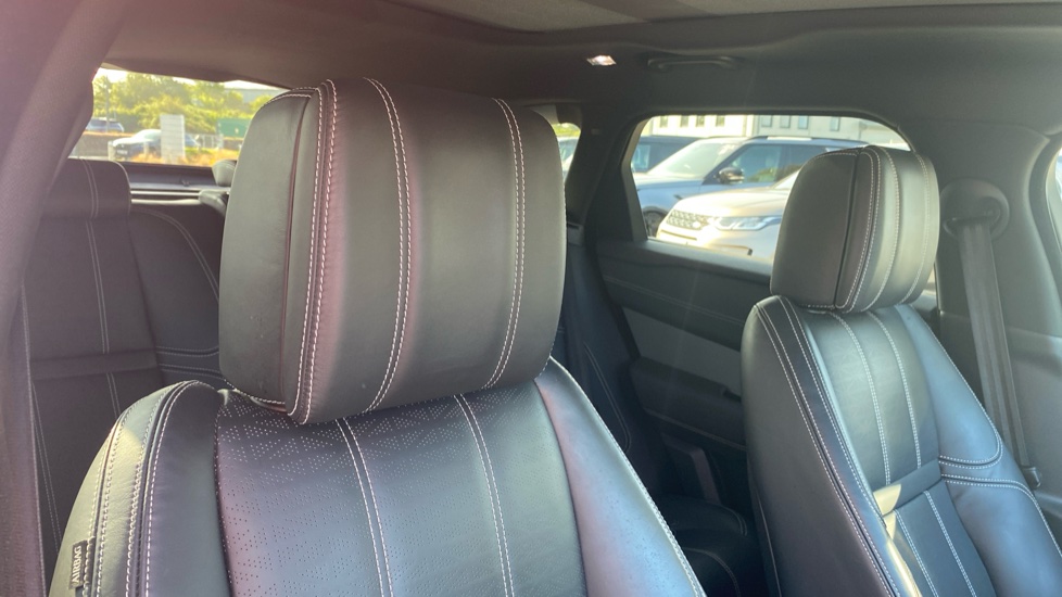 Land Rover Range Rover Velar 3.0 D300 R-Dynamic HSE 5dr Auto Diesel Estate - Image 54