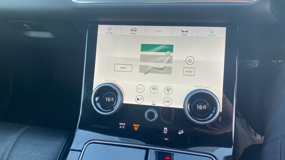 Land Rover Range Rover Velar 3.0 D300 R-Dynamic HSE 5dr Auto Diesel Estate - Image 60