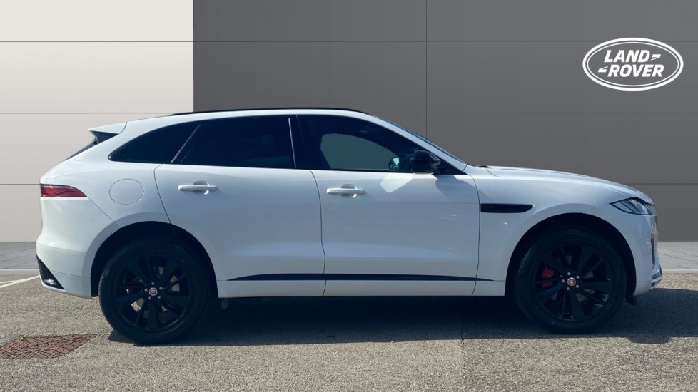 Jaguar F-Pace 2.0 D200 R-Dynamic Black 5dr Auto AWD Diesel Estate - Image 5