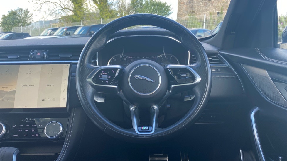 Jaguar F-Pace 2.0 D200 R-Dynamic Black 5dr Auto AWD Diesel Estate - Image 15