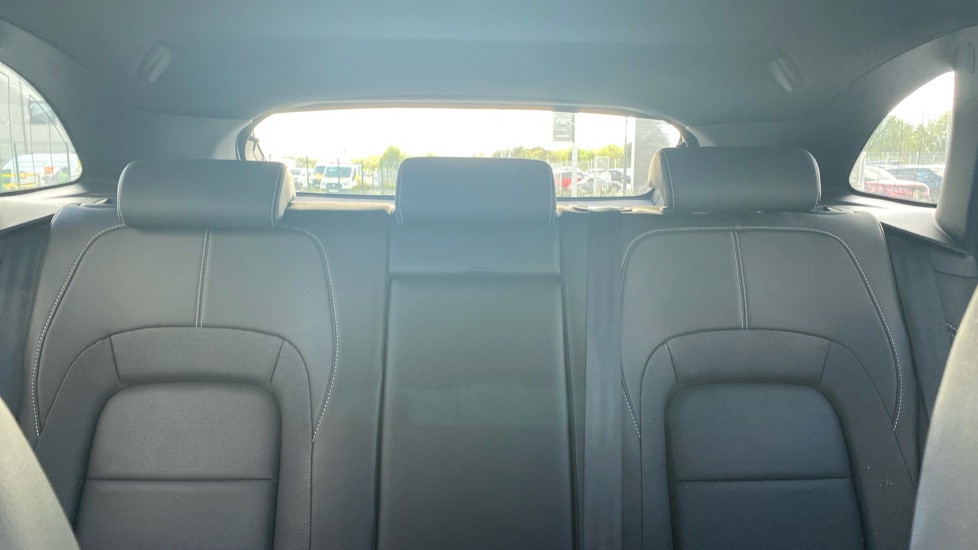 Jaguar F-Pace 2.0 D200 R-Dynamic Black 5dr Auto AWD Diesel Estate - Image 42