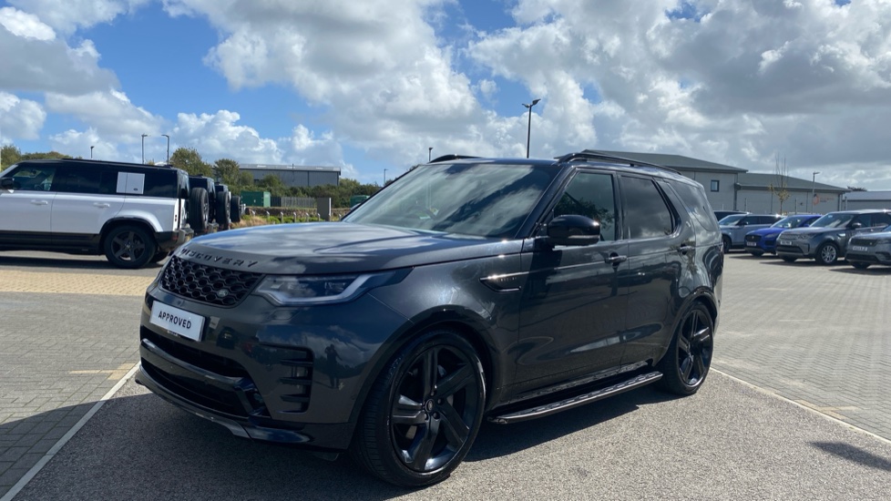 Land Rover Discovery 3.0 D300 Dynamic SE 5dr Auto Diesel Station Wagon - Image 20