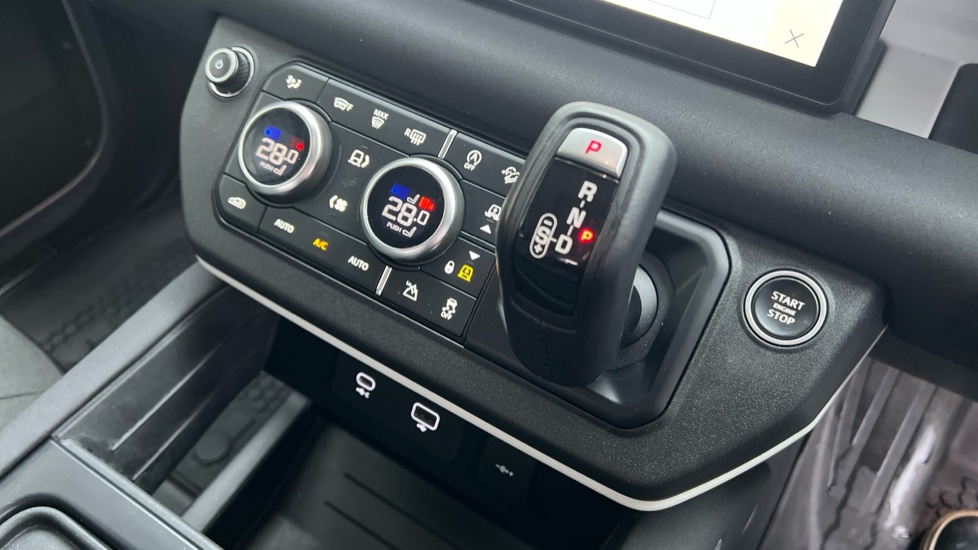 Land Rover Defender 2.0 D240 First Edition 110 5dr Auto Diesel Estate - Image 13