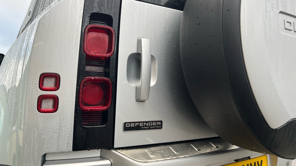 Land Rover Defender 2.0 D240 First Edition 110 5dr Auto Diesel Estate - Image 19