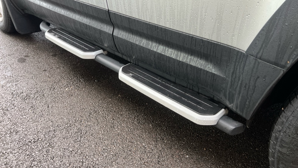 Land Rover Defender 2.0 D240 First Edition 110 5dr Auto Diesel Estate - Image 35