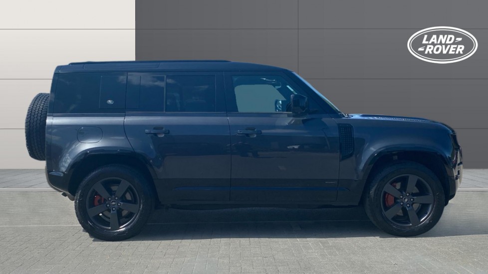 Land Rover Defender 2.0 P400e X 110 5dr Auto Estate - Image 5