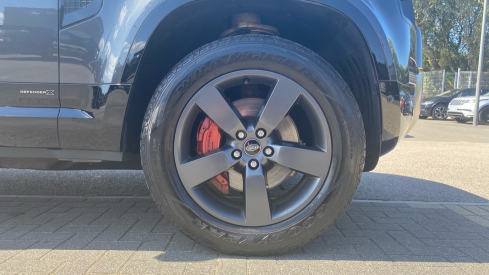 Land Rover Defender 2.0 P400e X 110 5dr Auto Estate - Image 8