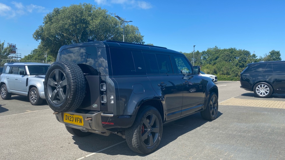 Land Rover Defender 2.0 P400e X 110 5dr Auto Estate - Image 22
