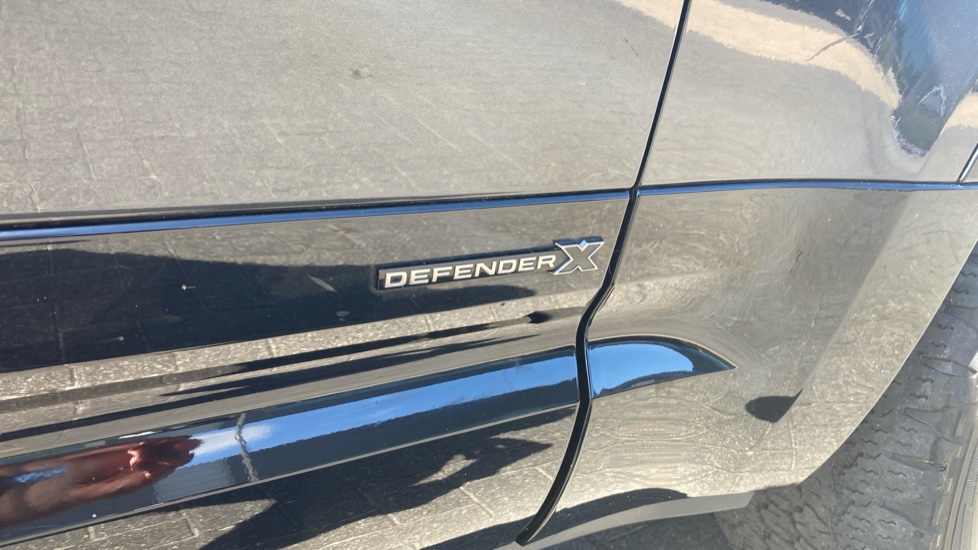 Land Rover Defender 2.0 P400e X 110 5dr Auto Estate - Image 25