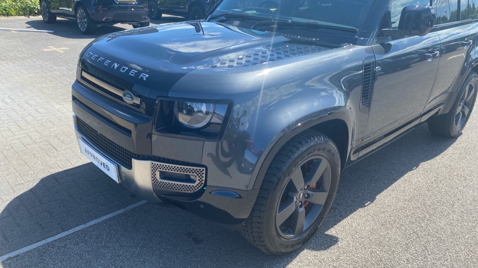 Land Rover Defender 2.0 P400e X 110 5dr Auto Estate - Image 31
