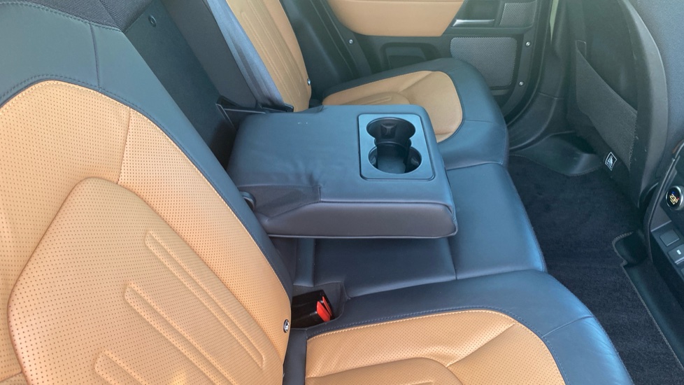 Land Rover Defender 2.0 P400e X 110 5dr Auto Estate - Image 42