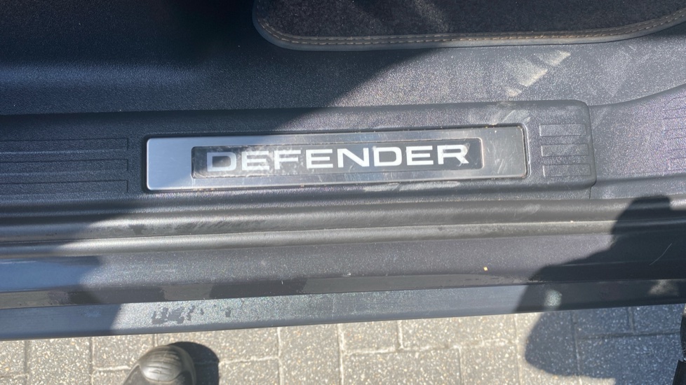 Land Rover Defender 2.0 P400e X 110 5dr Auto Estate - Image 46