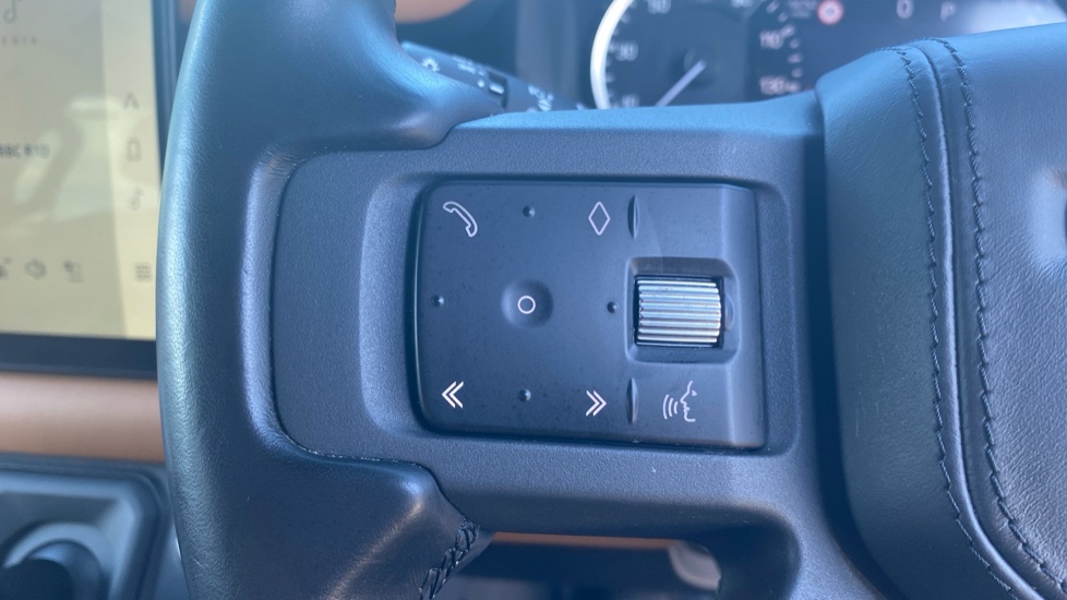 Land Rover Defender 2.0 P400e X 110 5dr Auto Estate - Image 52