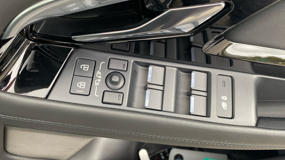 Land Rover Range Rover Evoque 1.5 P300e R-Dynamic HSE 5dr Auto Hatchback - Image 41