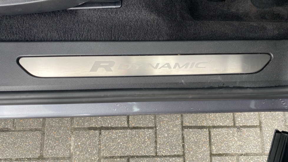 Land Rover Range Rover Evoque 1.5 P300e R-Dynamic HSE 5dr Auto Hatchback - Image 44