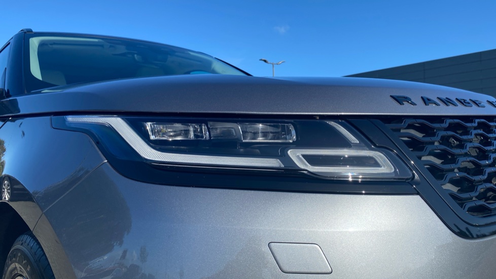 Land Rover Range Rover Velar 2.0 D200 Edition 5dr Auto Diesel Estate - Image 17