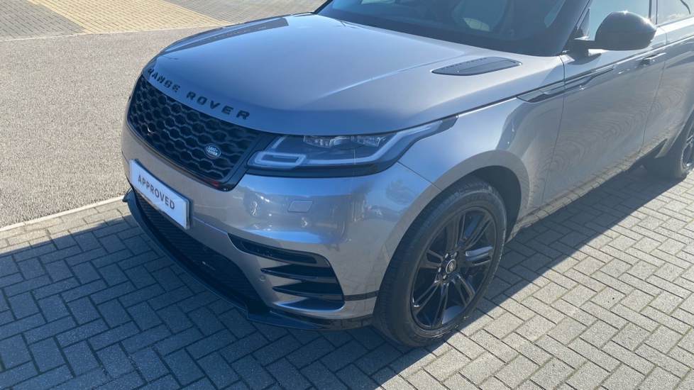 Land Rover Range Rover Velar 2.0 D200 Edition 5dr Auto Diesel Estate - Image 31