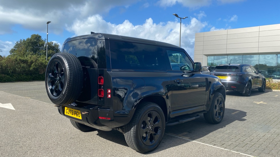 Land Rover Defender 3.0 D250 X-Dynamic HSE 90 3dr Auto Diesel Estate - Image 22