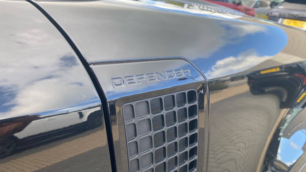 Land Rover Defender 3.0 D250 X-Dynamic HSE 90 3dr Auto Diesel Estate - Image 30