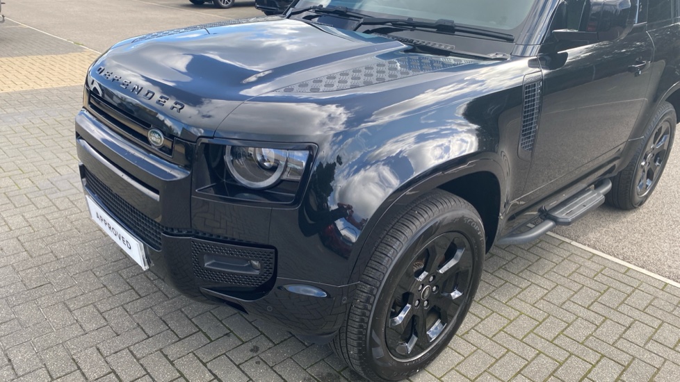 Land Rover Defender 3.0 D250 X-Dynamic HSE 90 3dr Auto Diesel Estate - Image 33