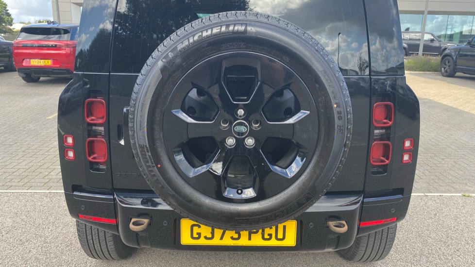 Land Rover Defender 3.0 D250 X-Dynamic HSE 90 3dr Auto Diesel Estate - Image 36