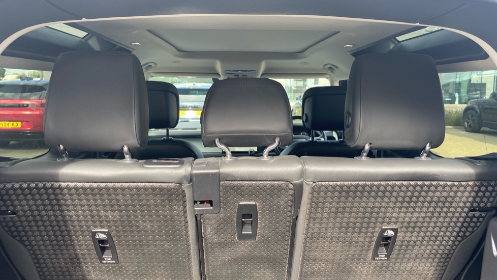 Land Rover Defender 3.0 D250 X-Dynamic HSE 90 3dr Auto Diesel Estate - Image 39