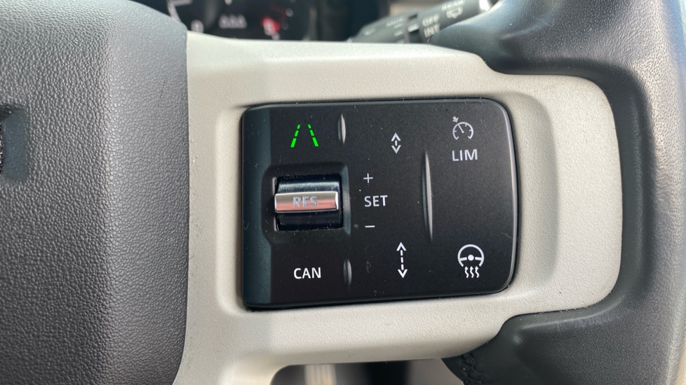 Land Rover Defender 3.0 D250 X-Dynamic HSE 90 3dr Auto Diesel Estate - Image 50