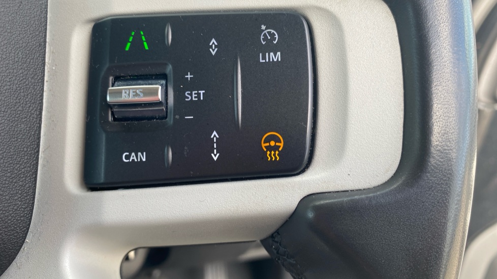 Land Rover Defender 3.0 D250 X-Dynamic HSE 90 3dr Auto Diesel Estate - Image 51