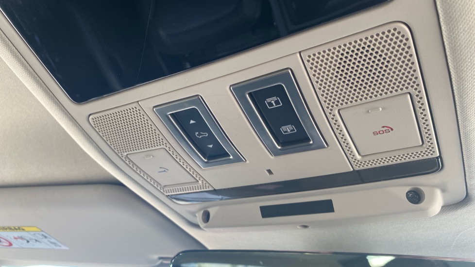 Land Rover Defender 3.0 D250 X-Dynamic HSE 90 3dr Auto Diesel Estate - Image 66