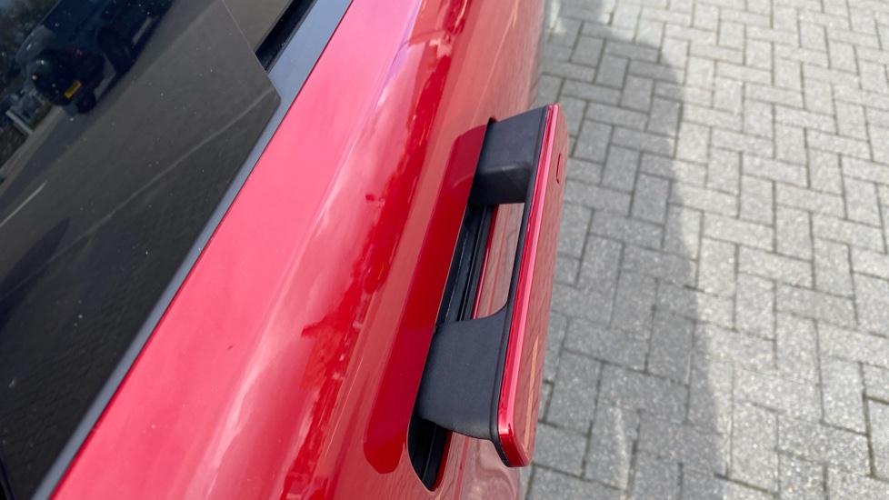 Land Rover Range Rover Evoque 2.0 P200 R-Dynamic SE 5dr Auto Petrol Hatchback - Image 25