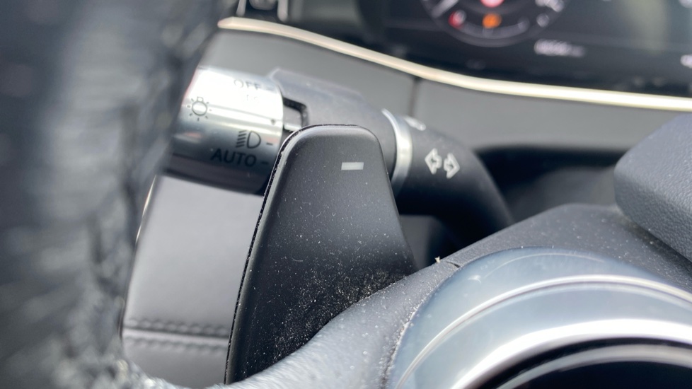 Land Rover Range Rover Evoque 2.0 P200 R-Dynamic SE 5dr Auto Petrol Hatchback - Image 53