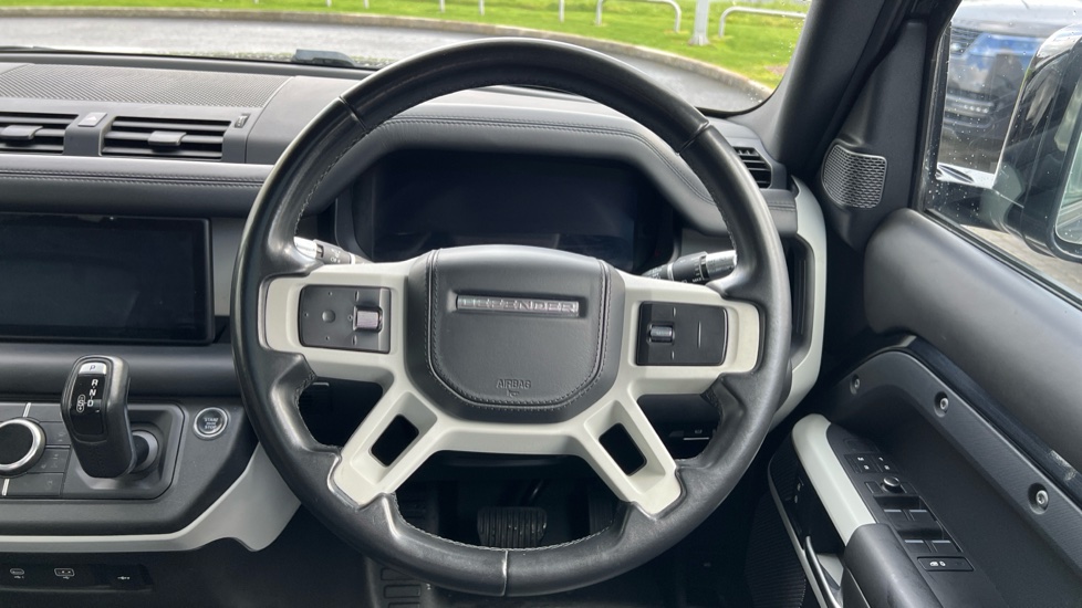 Land Rover Defender 2.0 D240 HSE 110 5dr Auto [6 Seat] Diesel Estate - Image 15