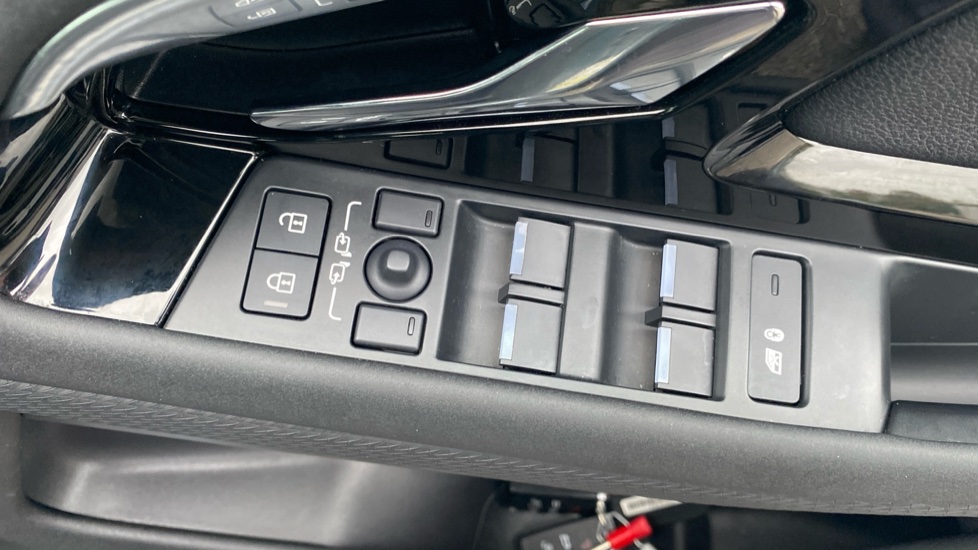 Land Rover Range Rover Evoque 2.0 D200 R-Dynamic S 5dr Auto Diesel Hatchback - Image 39