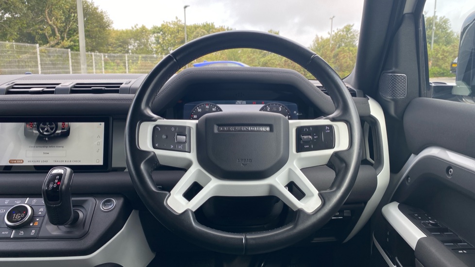Land Rover Defender 3.0 D250 X-Dynamic SE 110 5dr Auto Diesel Estate - Image 15