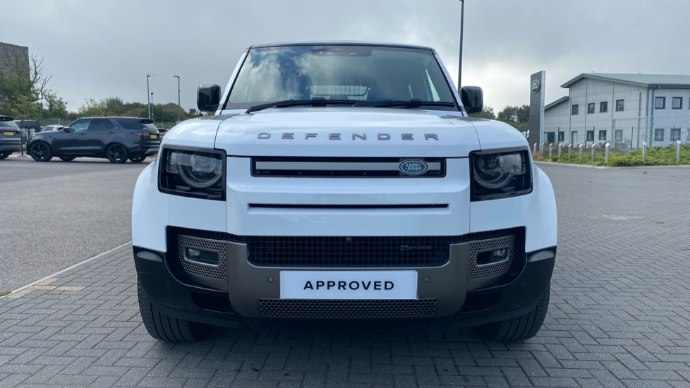 Land Rover Defender 3.0 D250 X-Dynamic SE 110 5dr Auto Diesel Estate - Image 33