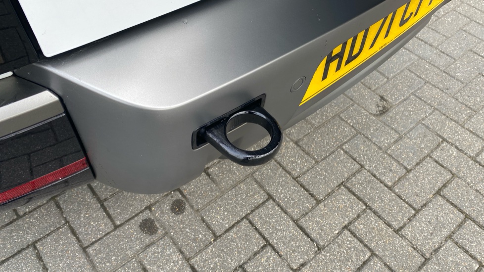Land Rover Defender 3.0 D250 X-Dynamic SE 110 5dr Auto Diesel Estate - Image 37
