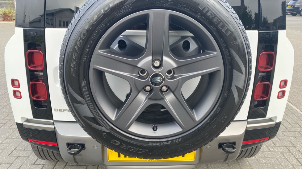 Land Rover Defender 3.0 D250 X-Dynamic SE 110 5dr Auto Diesel Estate - Image 38