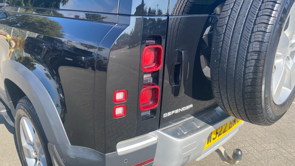 Land Rover Defender 3.0 D250 HSE 90 3dr Auto Diesel Estate - Image 19