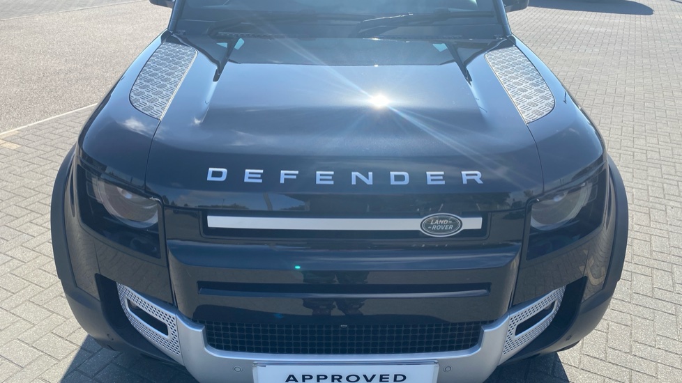 Land Rover Defender 3.0 D250 HSE 90 3dr Auto Diesel Estate - Image 31
