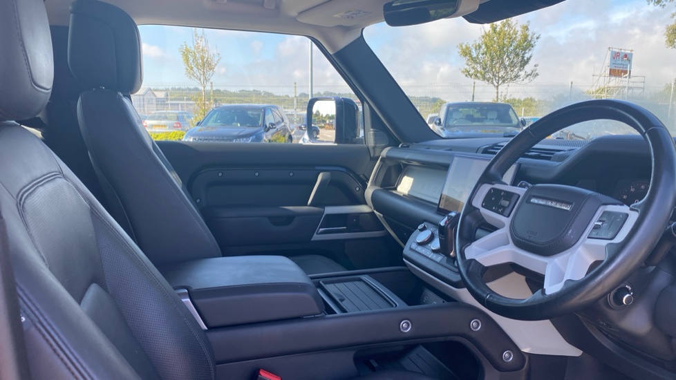 Land Rover Defender 3.0 D250 HSE 90 3dr Auto Diesel Estate - Image 47