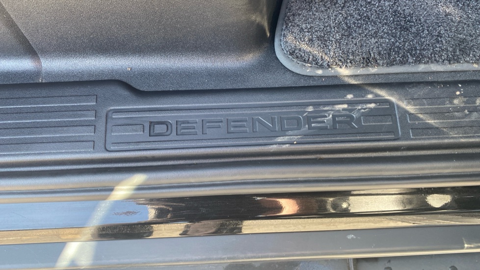 Land Rover Defender 3.0 D250 HSE 90 3dr Auto Diesel Estate - Image 48